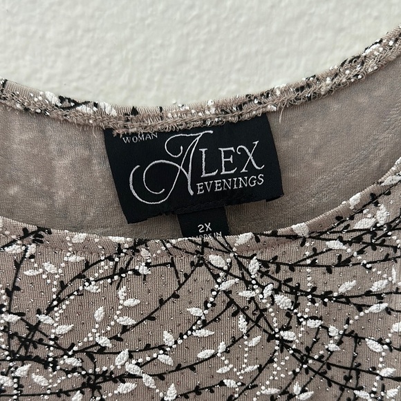 Alex Evenings Gray and White Sequin Sleeveless Tank Top - Picture 2 of 3